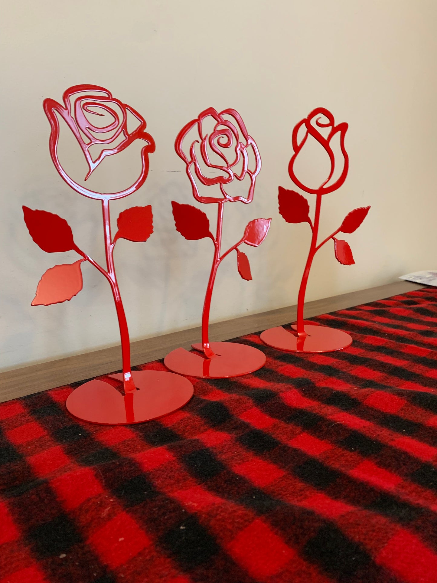 3 Elegant Metal Roses